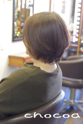 マフラー巻くと襟足の髪の毛が邪魔なんですよっ W 千里丘 美容室chocoa チョコア 摂津市