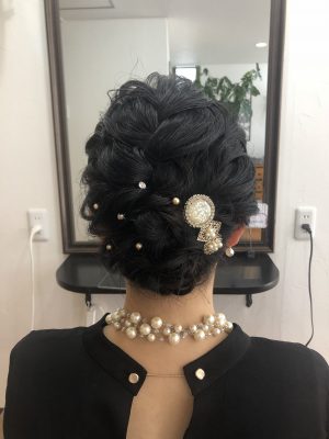 結婚式のヘアアレンジに小さいパールのヘアアクセ流行ってます 千里丘 美容室chocoa チョコア 摂津市